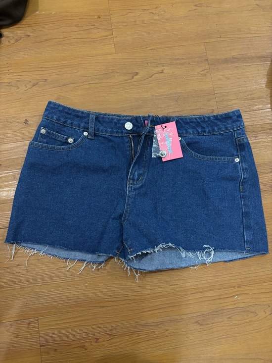 Edikted Pants - NWT Edikted Jean Shorts Size L